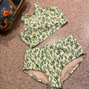 MOTT50 UPF 50+ 2 Piece Swim Suite Bikini Cactus Green Yellow L Removable Pads